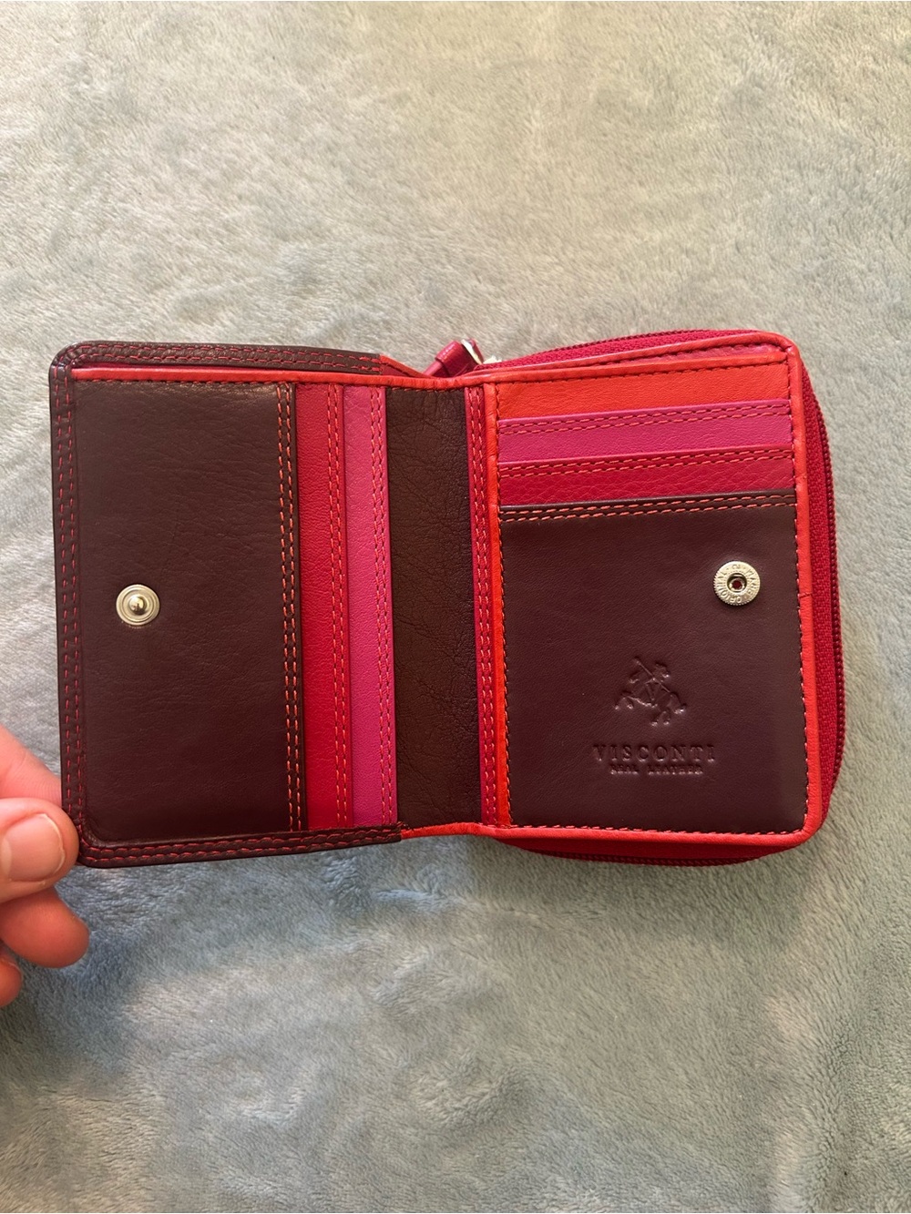 Visconti women’s compact leather color block wallet with zipper - Picture 5 of 10